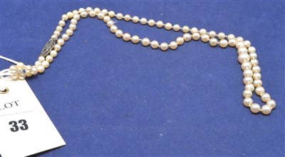 Lot 33 - Cultured pearl necklace