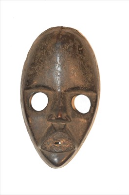 Lot 1593 - Dan mask