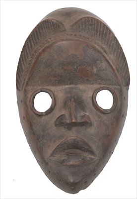 Lot 1584 - Dan mask