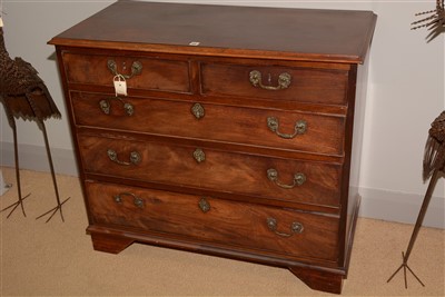 Lot 496 - Chest of drawers