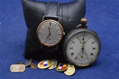 Lot 40 - Gold watch and cufflinks