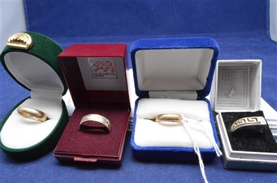 Lot 48 - Four rings