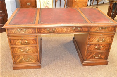 Lot 374 - Desk
