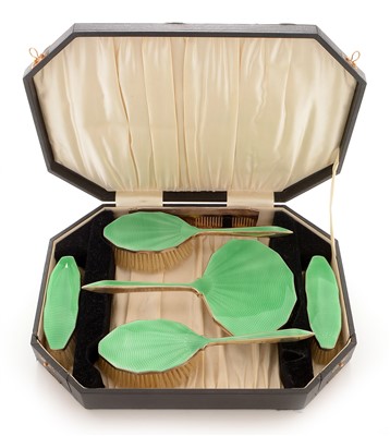 Lot 259 - Dressing table set