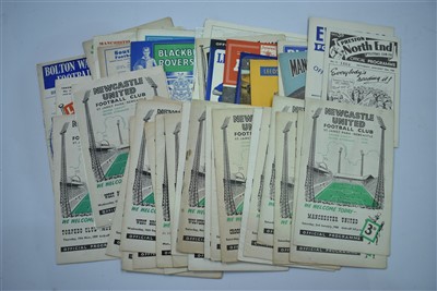 Lot 1522 - Newcastle United football programmes