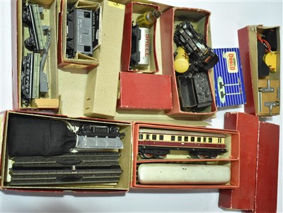 Lot 1207 - Trix train railway