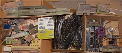 Lot 1408A - 00-gauge items