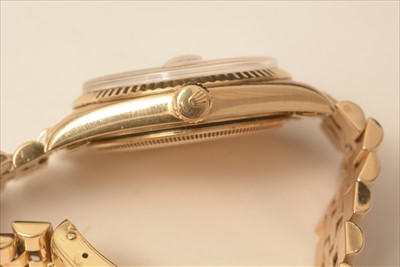 Lot 32 - Rolex Datejust: 18ct yellow gold datejust