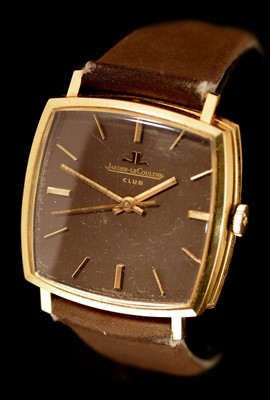 Lot 40 - Jaeger LeCoultre Club: An 18ct gold cased wristwatch