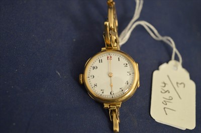 Lot 298 - Gold wristwatch