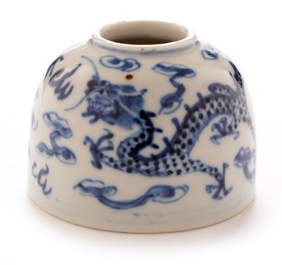 Lot 475 - Chinese blue and white water pot