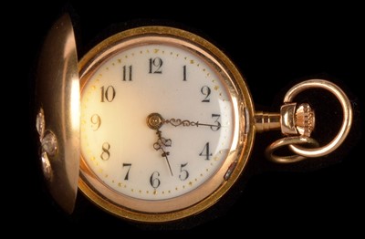 Lot 53 - Fob watch set diamond shamrock