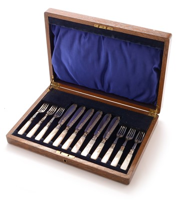 Lot 282 - Fish knives and forks