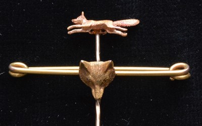 Lot 124 - Fox pattern brooch and tie pin