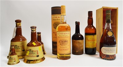 Lot 380 - Assorted whisky and liqueur