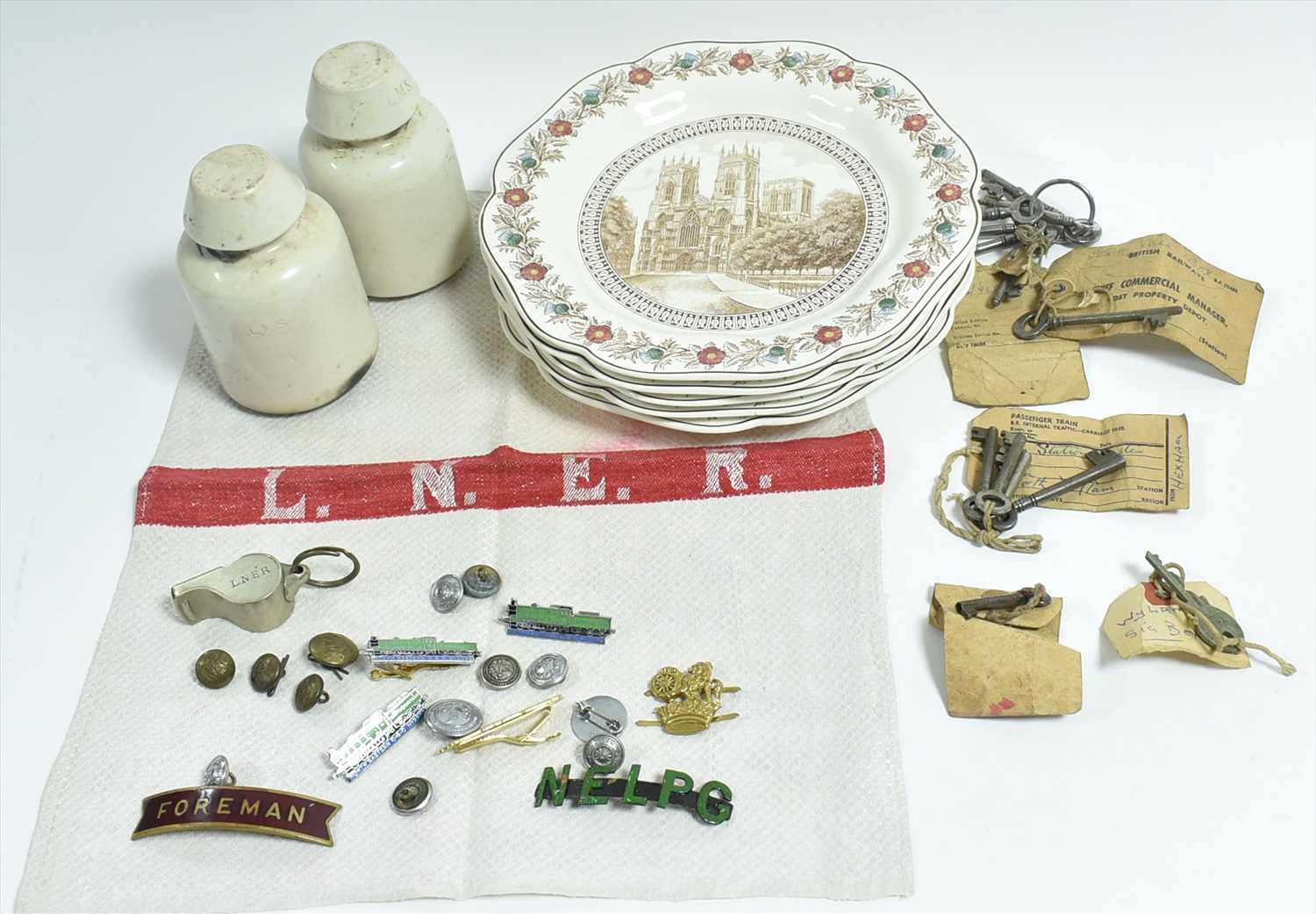 Lot 1118 - Railwayana, mostly LNER interest