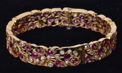 Lot 142 - Ruby and diamond bangle