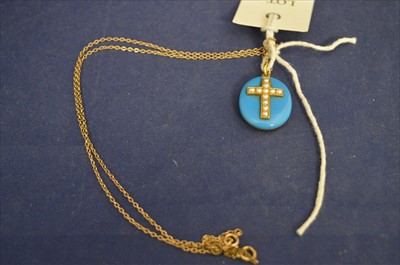 Lot 291 - Cross pendant