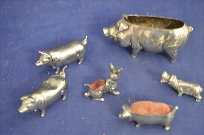 Lot 251 - Pin cushions and other items