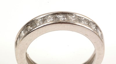 Lot 78 - Ten stone diamond ring