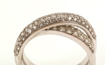 Lot 69 - Diamond ring