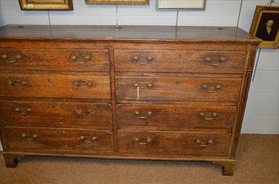 Lot 809 - Antique oak quist.