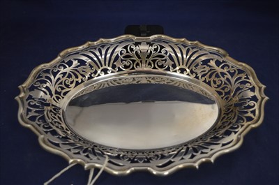 Lot 364 - Silver dish