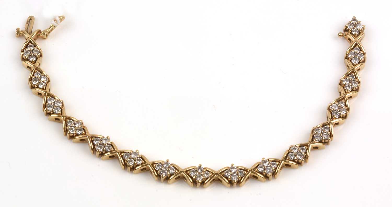 Lot 220 - Diamond bracelet