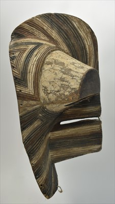 Lot 1505 - Kifwebe mask