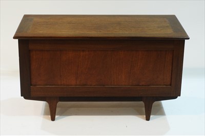 Lot 947 - Chapman & Co. Ltd. blanket box.