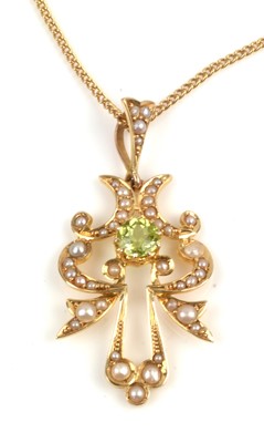 Lot 211 - An Edwardian pendant