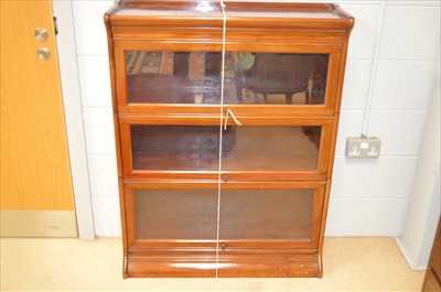 Lot 433 - Stacking bookcase