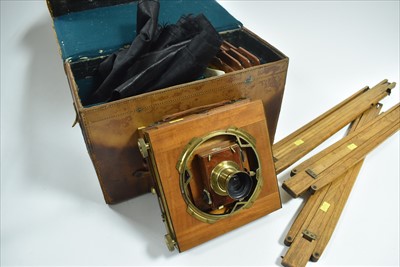 Lot 1116 - Thornton Pickard plate camera and lantern