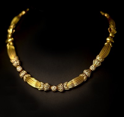 Lot 143 - Diamond necklace