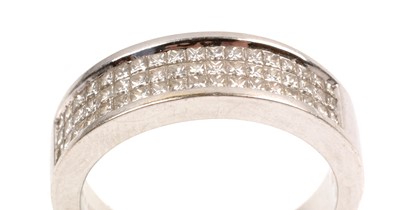 Lot 67 - Diamond ring