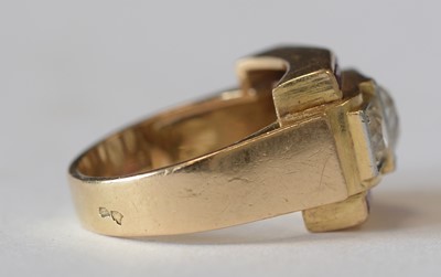Lot 137 - Diamond and ruby Art Deco ring