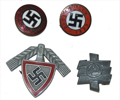 Lot 1183 - German badges