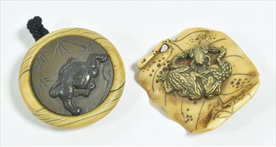 Lot 1133 - Two Manju