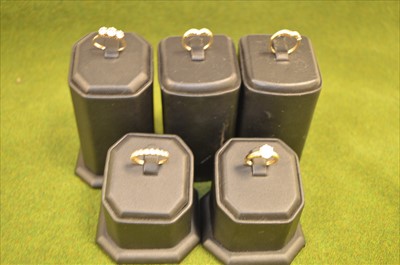 Lot 43 - Five rings