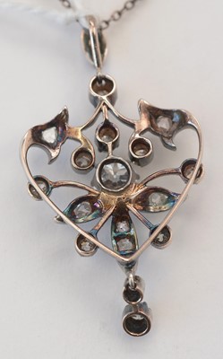 Lot 212 - Edwardian diamond pendant