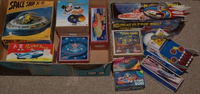 Lot 295 - Tinplate toys