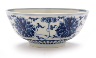Lot 401 - Chinese blue and white bowl