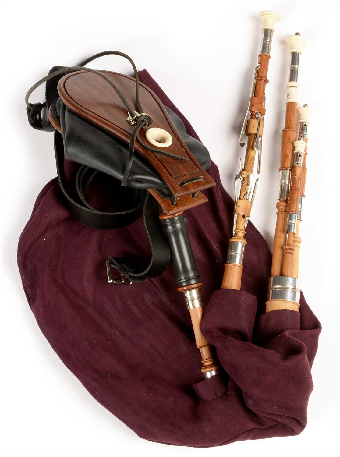 Lot 201 - Set of Northumbrian small pipes.