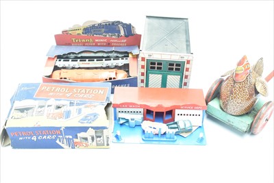 Lot 300 - Tinplate toys