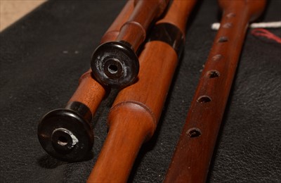 Lot 213 - Set of Northumbrian small pipes.
