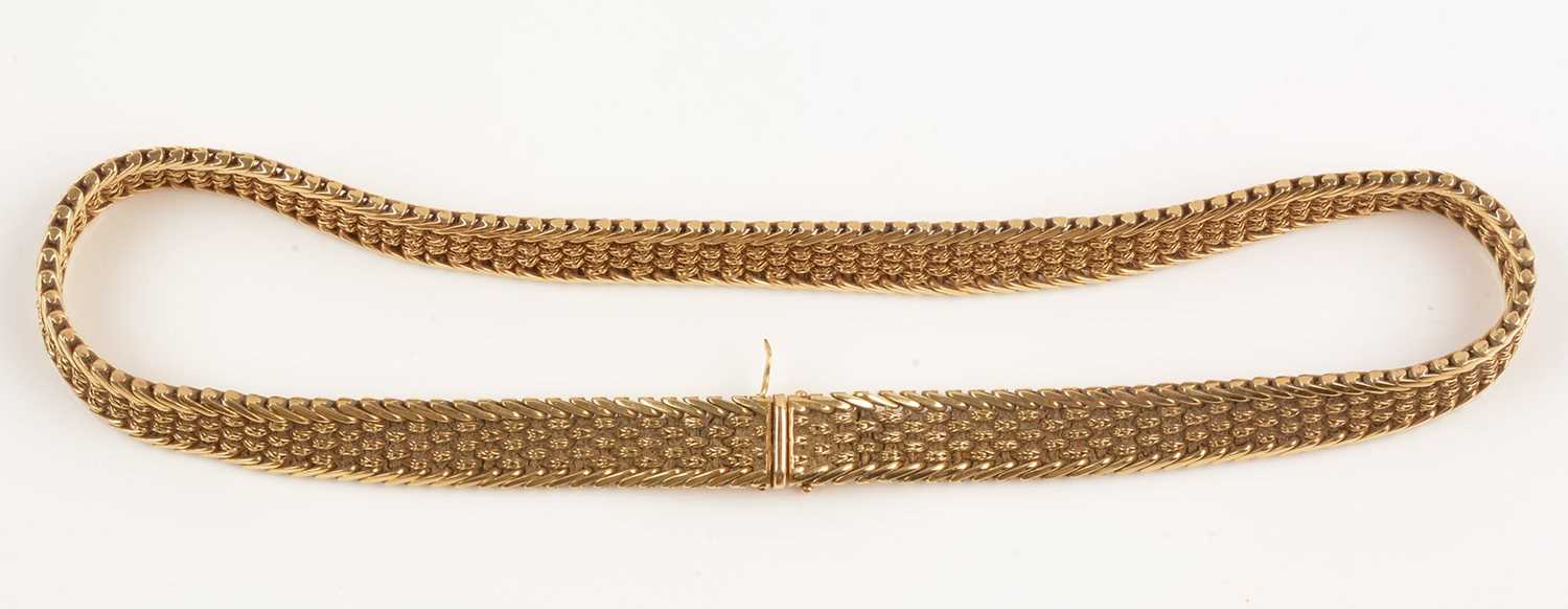 Lot 151 - 18ct yellow gold necklace