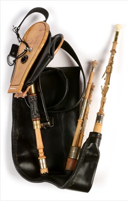 Lot 216 - Set of Northumbrian small pipes.