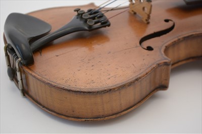 Lot 118 - Violin.