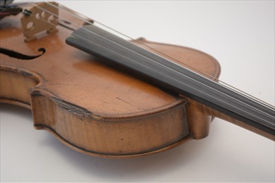 Lot 118 - Violin.