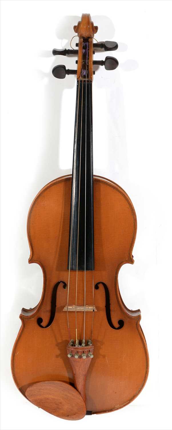 Lot 119 - Viola.